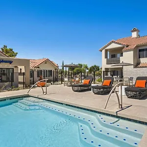  Apartment New Cozysuites Tpc With Parking, Pool United States